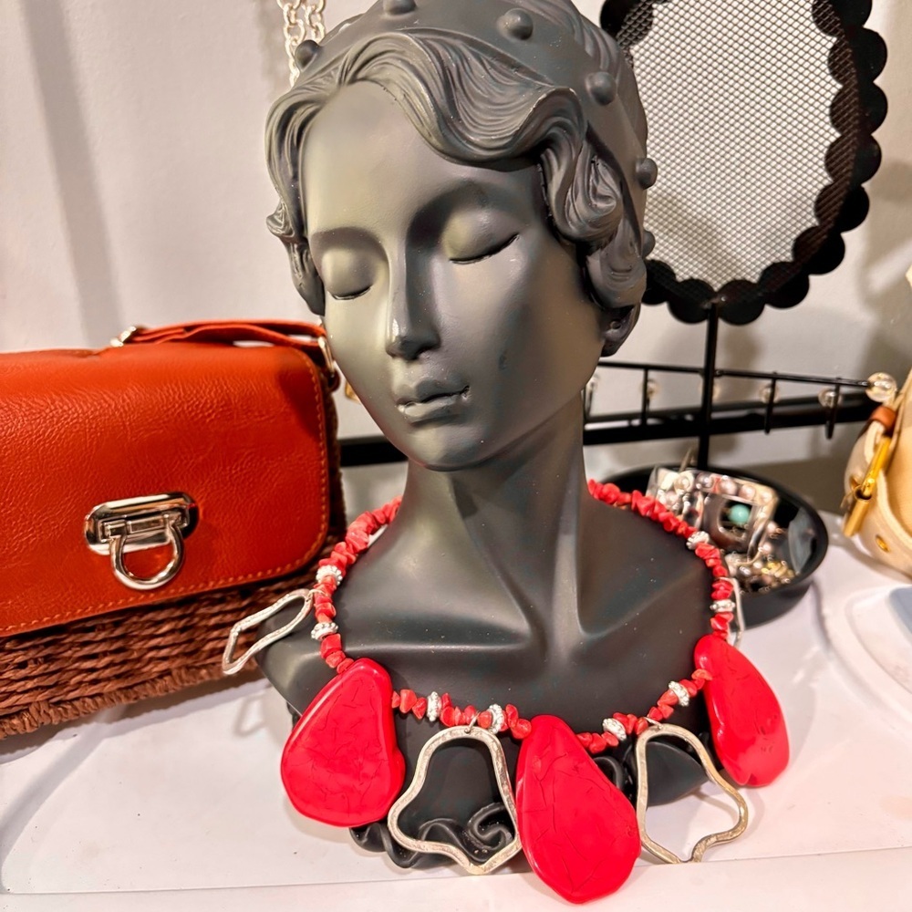 Vintage Elegant Red Statement Necklace